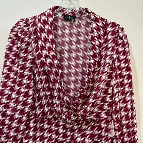 Milk & Honey Burgundy Houndstooth Top Size S - Picture 2 of 11